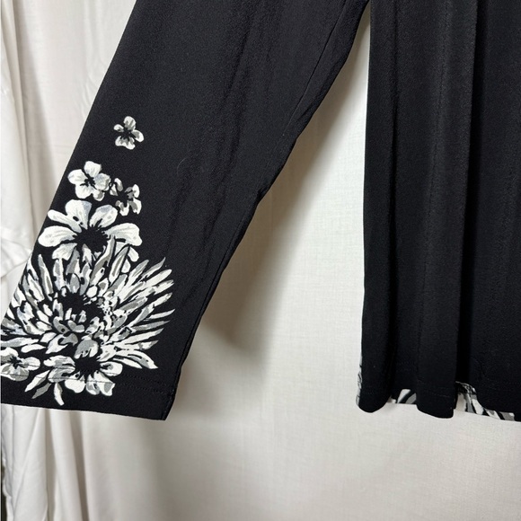 Bob Mackie Womens Floral Top Sz L Bold Artsy Art To Wear Stretch Mature - Picture 3 of 8